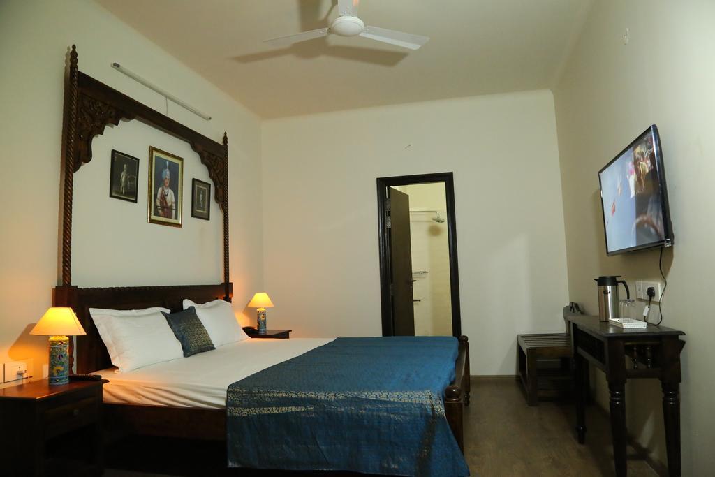 Saket Inn Jaipur Eksteriør bilde