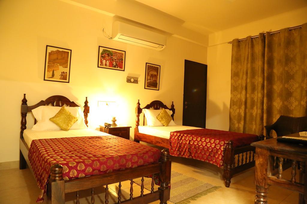 Saket Inn Jaipur Eksteriør bilde