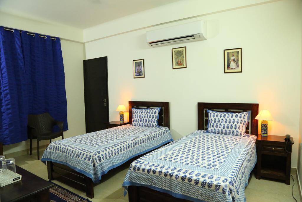 Saket Inn Jaipur Eksteriør bilde